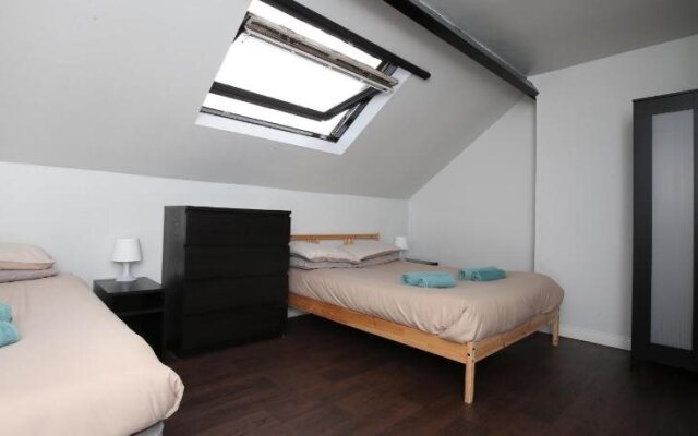 Shaftesbury Avenue Townhouse