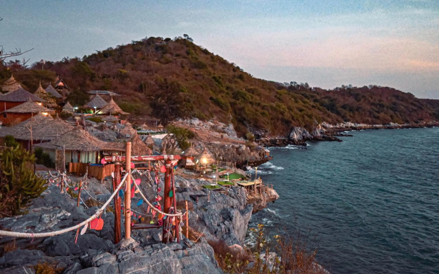 Paree Hut Resort Koh Sichang