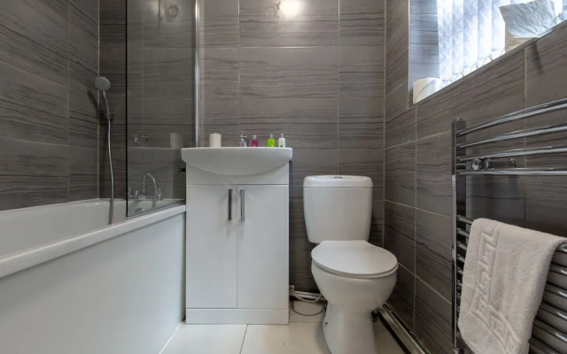 Lux Apartments 3 Bedroom House - Bala