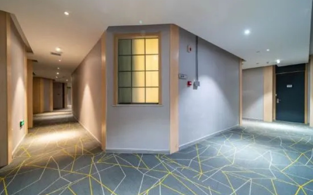 Ease Hotel (Xi'an Chang'an Square North Road)