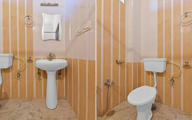 Capital O 85541 Hotel Crown Villa