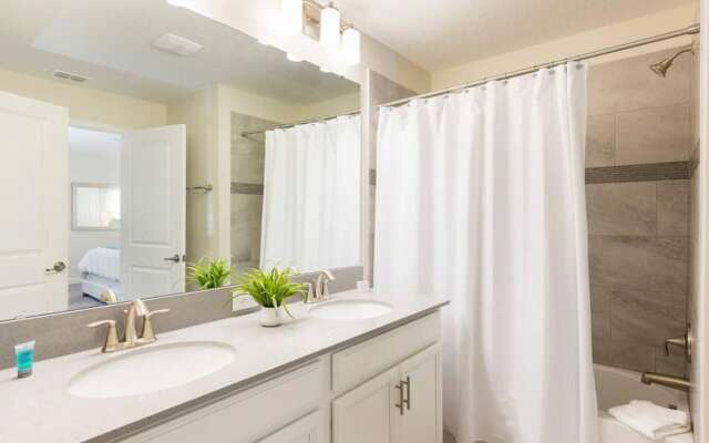 Comfy Home Ideal Location