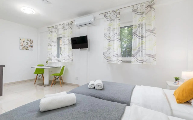 Marine Lux apartments