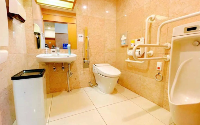 Toyoko Inn Yokohama Shinkoyasu Ekimae