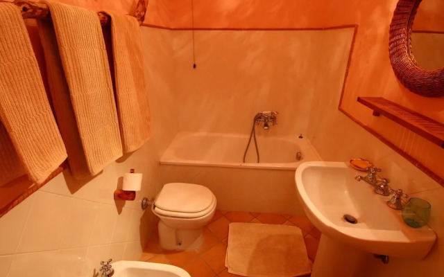 Villa Near Lake Bracciano With Pool