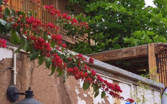 Floral Hotel Huize AD 1727