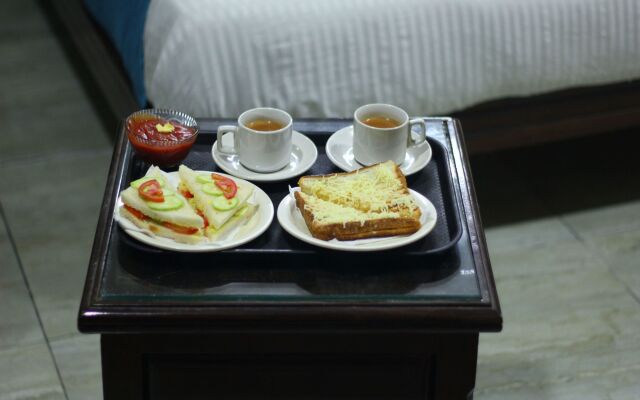 OYO 893 Hotel Seven
