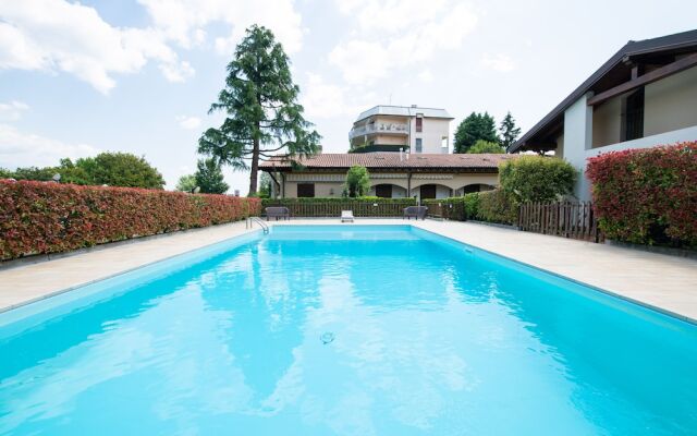 The Three Moons Apartment