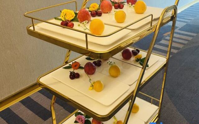 Yitel Collection (Nanjing Gulou Xuanwuhu Road)