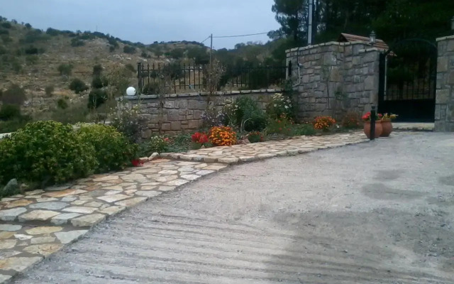 Elova
