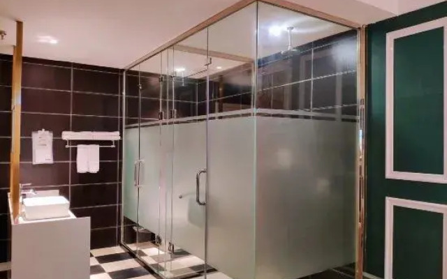 Qinyuan Zhixuan Hot Spring Hotel