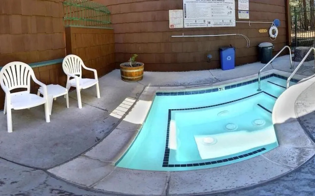 GetAways at Snow Lake Lodge