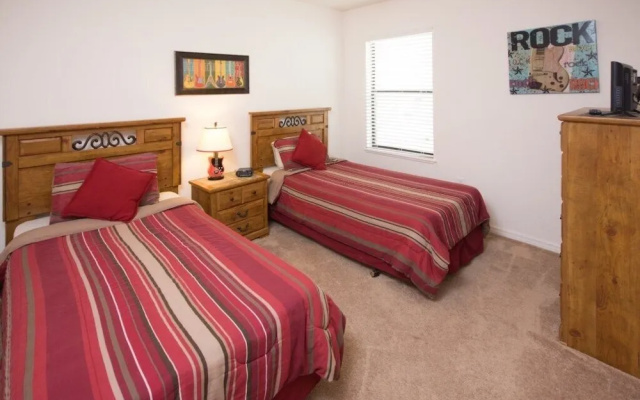 Robert's Cypress Pointe 5 Bedroom Home by Redawning