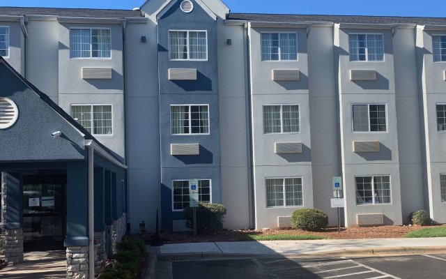 Microtel Inn by Wyndham Charlotte Airport