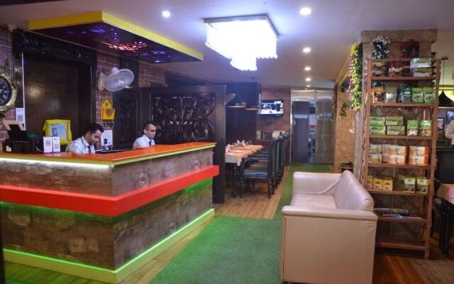 City Plaza Guest House and Restaurant