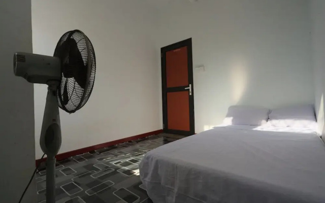 SPOT ON 93312 Homestay OrangeNearNagoya Hill Shopping Mall