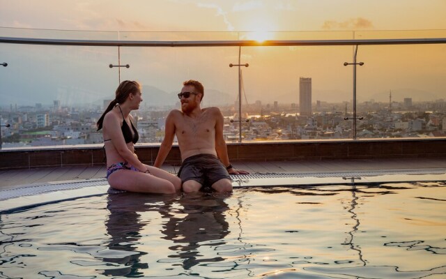 Kiwi Hotel & Apartments