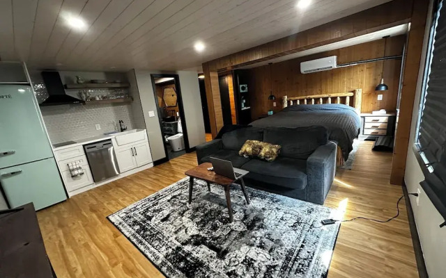 Beamsville Rustic Modern Suites