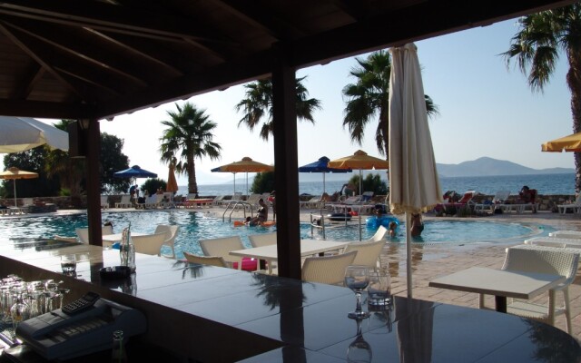 Irina Beach Hotel