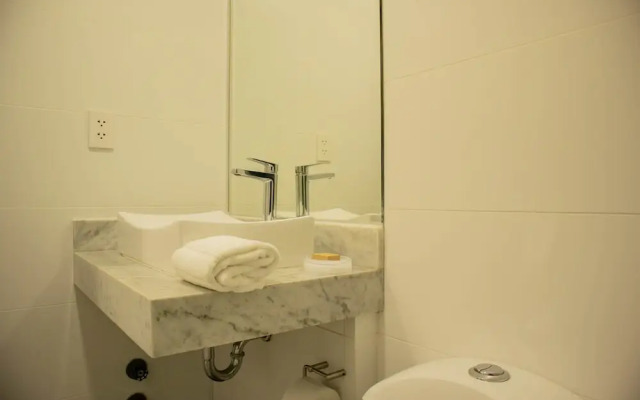 w Exceptional 1BR w Balcony in San Isidro