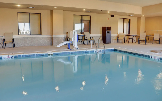 Holiday Inn Express Hotel & Suites Texarkana East by IHG