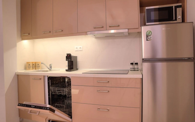 L' apartment blanc dans le centre de Glyfada