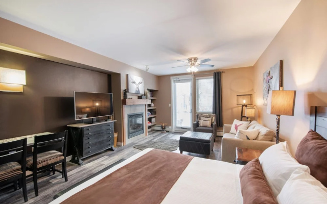 Premium Unit 4371- Fraser Crossing/founders Pointe Condo
