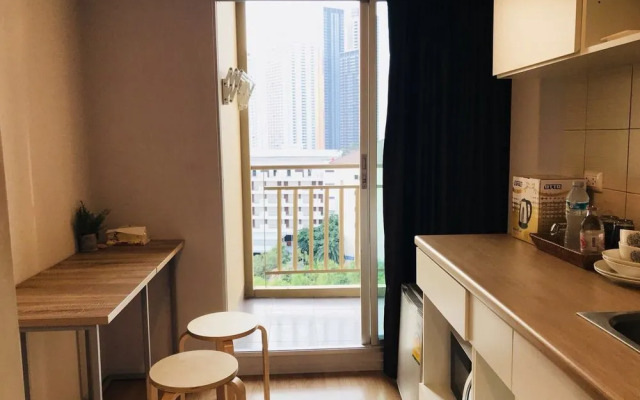 Lumpini Wongamat Suites