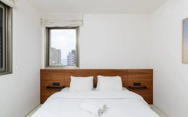 Angela Bay by HolyGuest