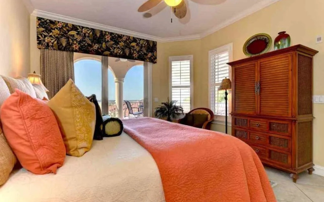 La Casa Denton by RedAwning