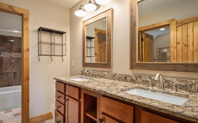 Tavia 5 Bedroom Home