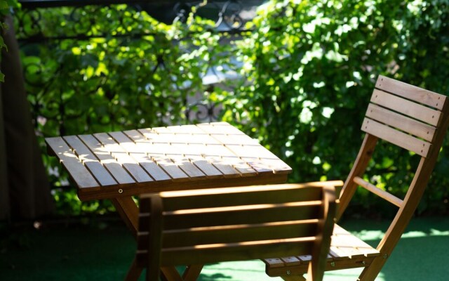 Veranda House on Samreklo 25