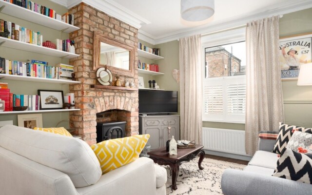 Cosy & Stylish 2 Bedroom House, Central York