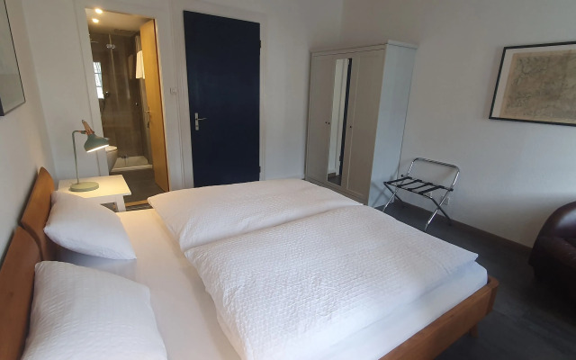 The Aarburg Hotel & Café