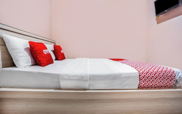 SPOT ON 2974 Penginapan Roma 88