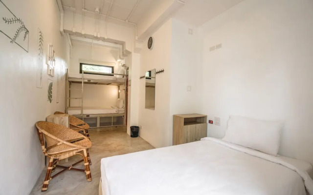 The Dearly Koh Tao Hostel