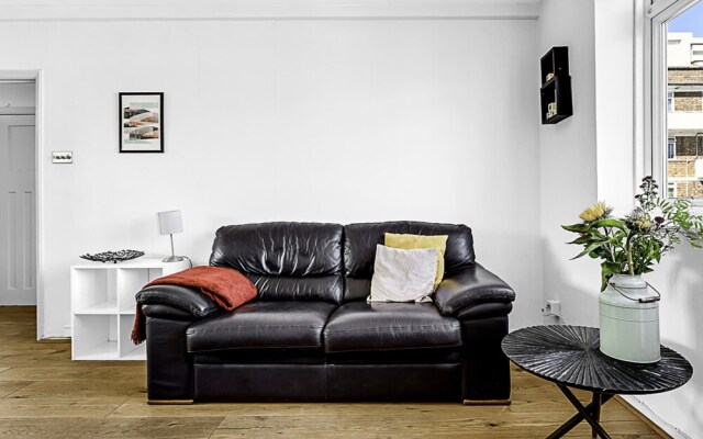 1-bed London Bliss: Putney Gem
