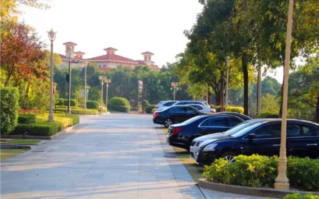 DongAn Hotel (Heyuan Shili Dong'an East Coast High-speed Rail Station Store)