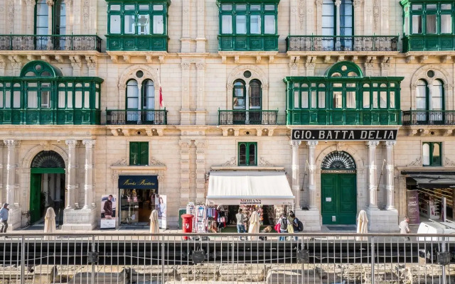 Valletta Main Street Apartment DELUXE