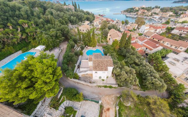 Loadstar Villas