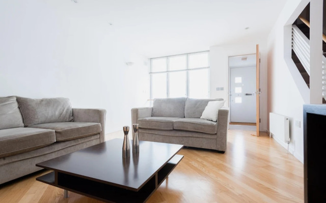 Platinum Apartment Near Westminster 9982