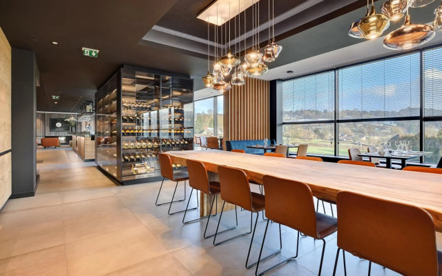 R hotel experiences