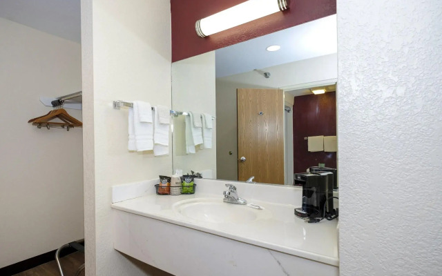 Red Roof Inn Holton