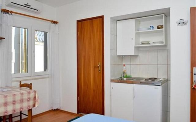 Apartments Srhoj