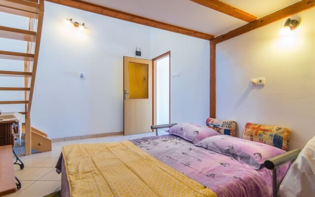 Stone House with Private Pool And Garden in Quiet Place