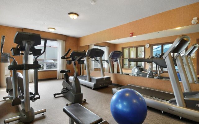 Days Inn & Suites Strathmore