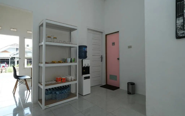 Mango Residence by OYO Rooms