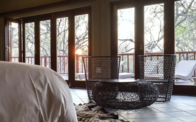 Izapa Bush And Game Lodge