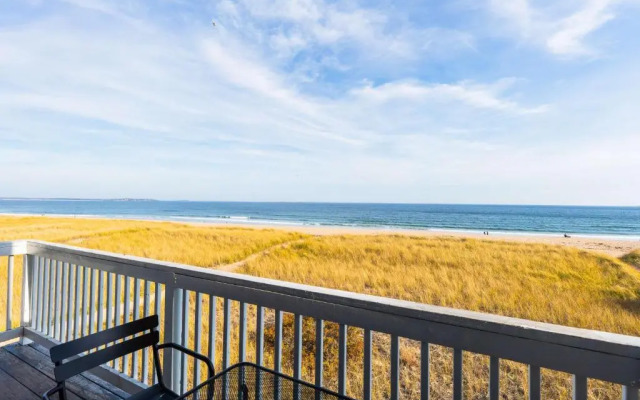 Waves Oceanfront Resort