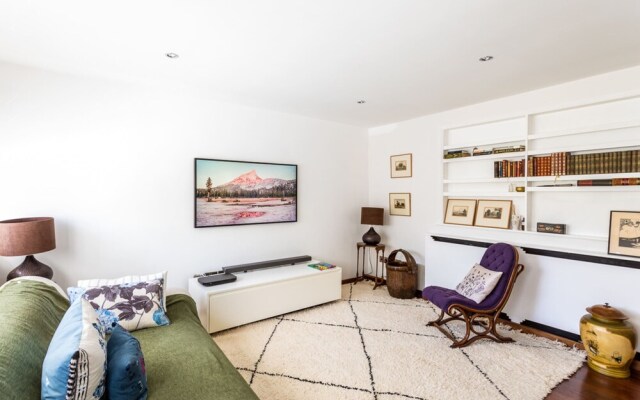 Quiet Kensington Mews House